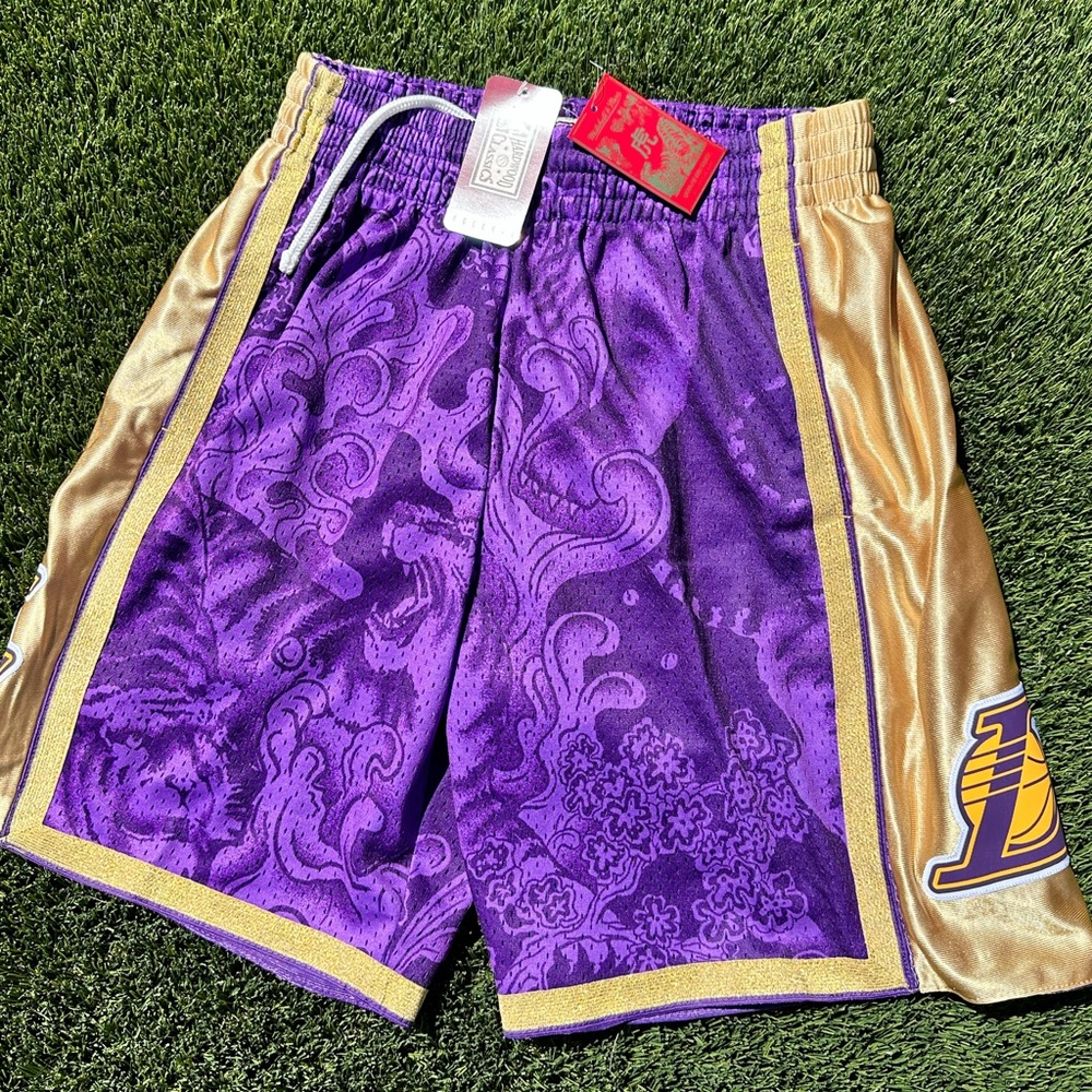 Los Angeles Lakers NBA Mitchell & Ness Purple Gold Mens Shorts Size L NWT
